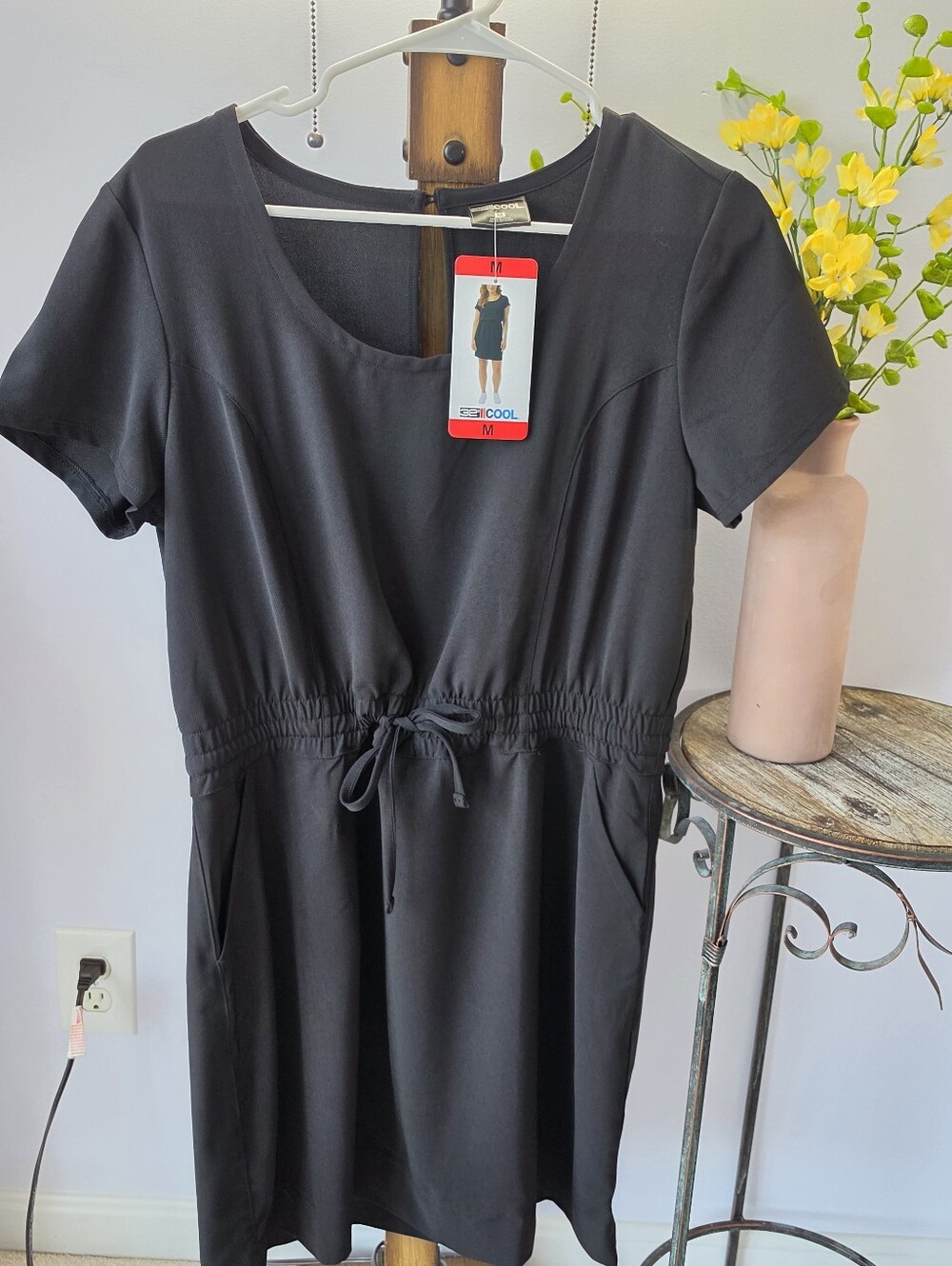 #2647, ​32 Degrees Cool women's black short Sleeve Dress Size M NWT